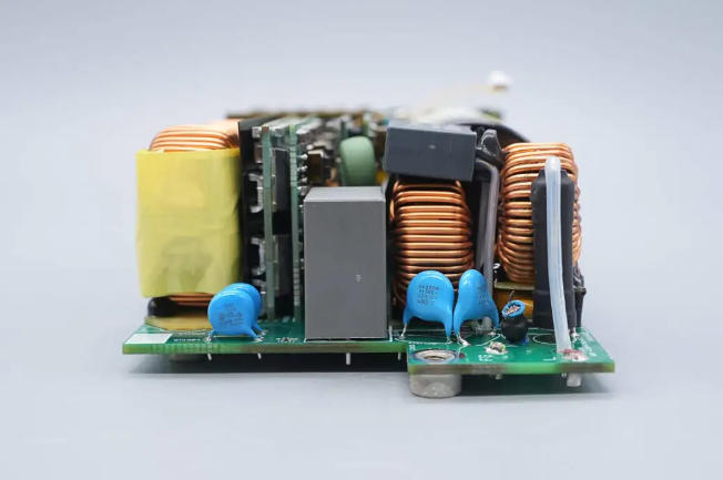 基于可靠性模型的貼片電子元器件降額設(shè)計(jì)規(guī)范實(shí)踐