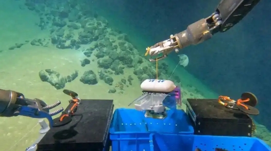 深海作業(yè)機(jī)器人 深海作業(yè)機(jī)器人