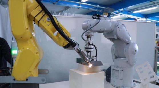 潮濕環(huán)境焊接機(jī)器人 潮濕環(huán)境焊接機(jī)器人