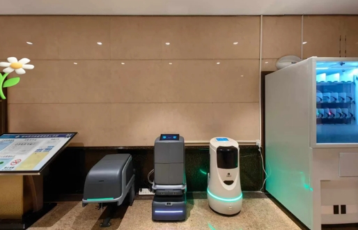 酒店服務(wù)機(jī)器人待機(jī)